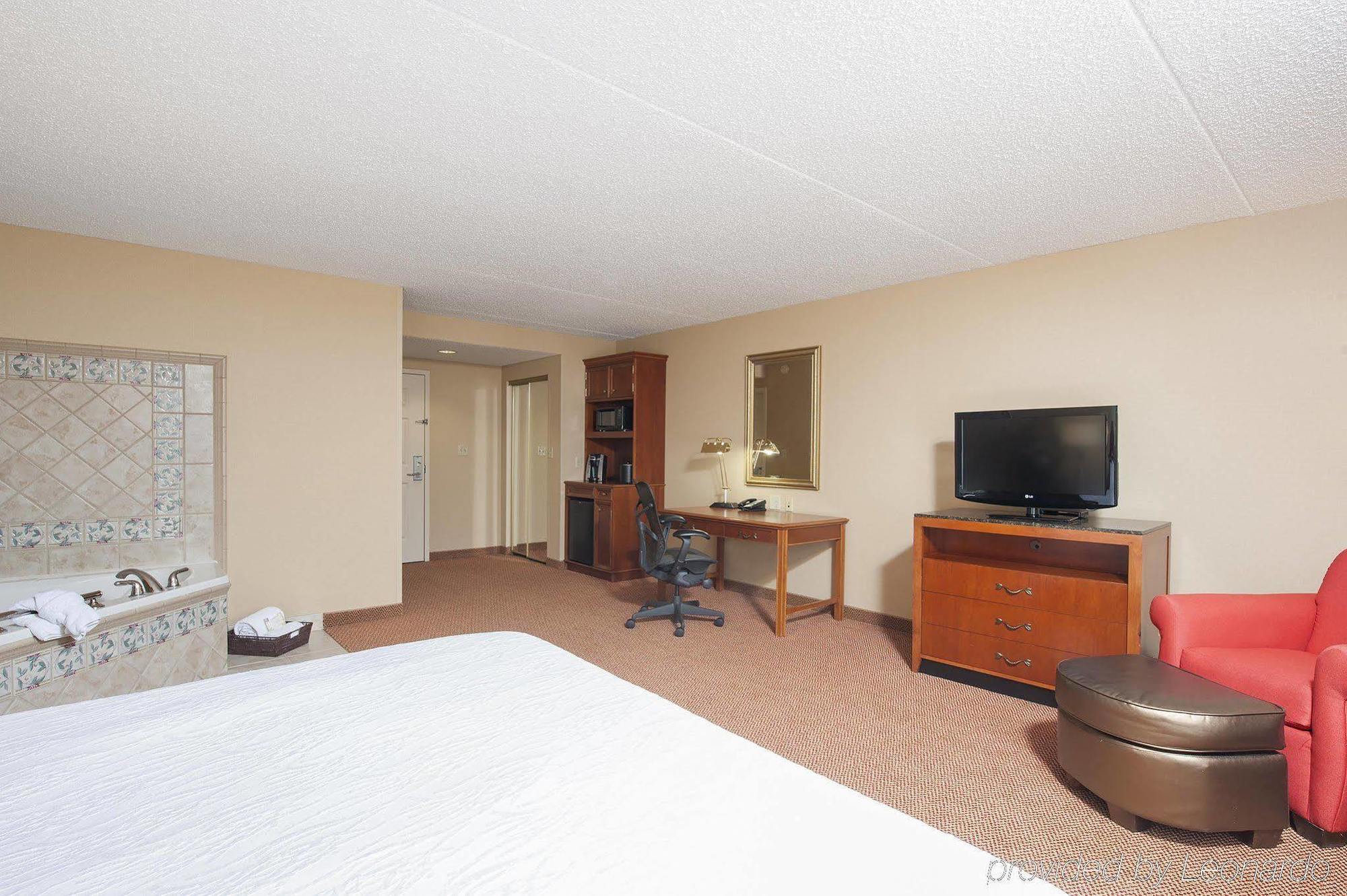 Hilton Garden Inn West Lafayette Wabash Landing Exterior photo